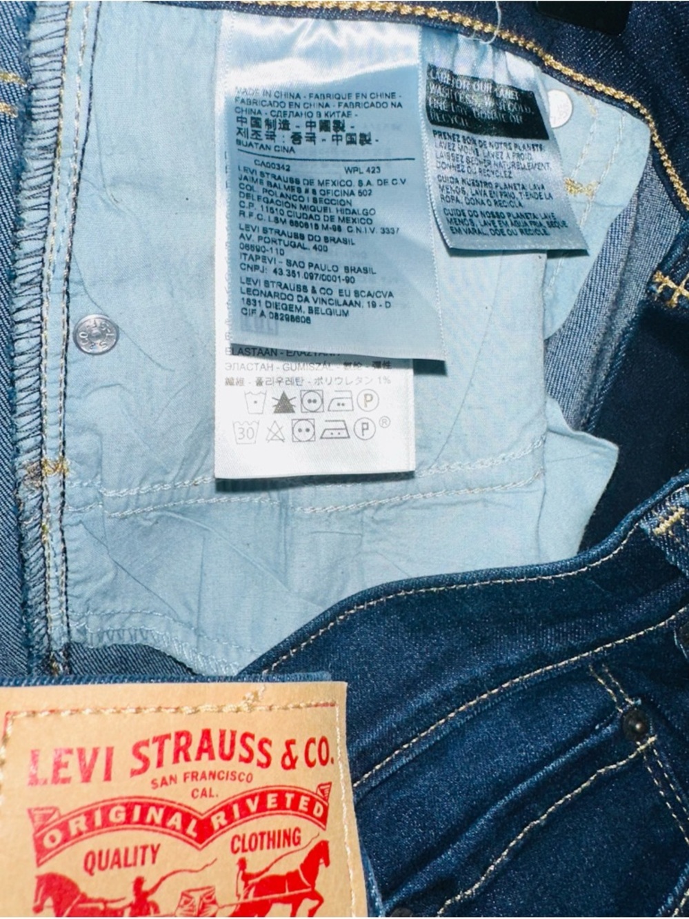 NWT Women’s Size 14 Dark Blue Stretch Levi’s Jeans - Picture 7 of 8